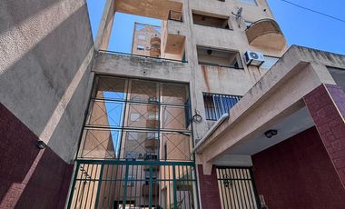 Departamento 2 ambientes con cochera - Piñeyro