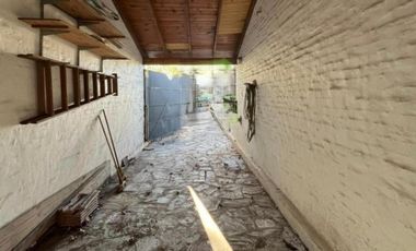 Casa en venta - 4 Dormitorios 3 Baños - Cocheras - 350Mts2 - Villa Gesell