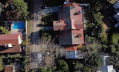 Casa en venta - 4 Dormitorios 3 Baños - Cocheras - 350Mts2 - Villa Gesell