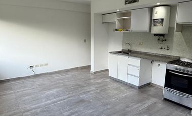 Departamento de dos ambientes y medio en Don Bosco en venta