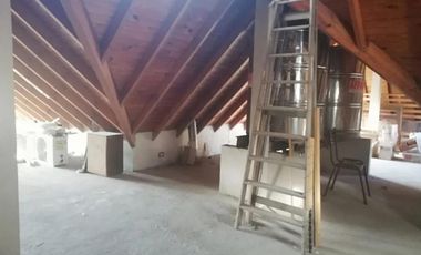 Casa en venta - 4 Dormitorios 3 Baños - Cochera - 2.200Mts2 - Florencio Varela