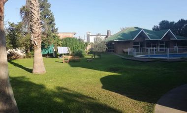 Casa en venta - 4 Dormitorios 3 Baños - Cochera - 2.200Mts2 - Florencio Varela