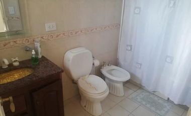 Casa en venta - 4 Dormitorios 3 Baños - Cochera - 2.200Mts2 - Florencio Varela