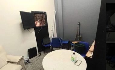 Local en venta - 3 Ambientes 2 Baños - Cochera - Merlo