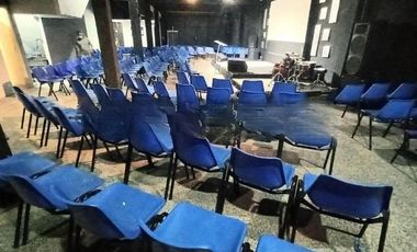 Local en venta - 3 Ambientes 2 Baños - Cochera - Merlo