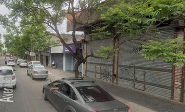 Local en venta - 3 Ambientes 2 Baños - Cochera - Merlo
