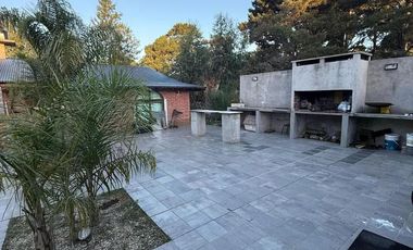 Casas en venta - 5 Dormitorios 2 Baños - 600Mts2 - Nueva Atlantis