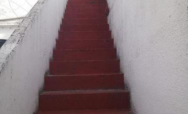 Casa en venta - 3 Dormitorios 1 Baño - Cochera - 170Mts2 - Quilmes