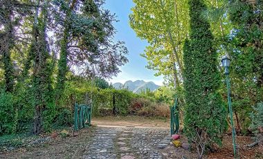 Casa en venta - 2 Dormitorios 1 Baño - 4.500Mts2 - Luján de Cuyo