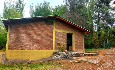 Casa en venta - 2 Dormitorios 1 Baño - 4.500Mts2 - Luján de Cuyo