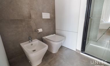 Excelente Loft amoblado con cochera en alquiler tradicional. Distrito Quartier, Retiro.