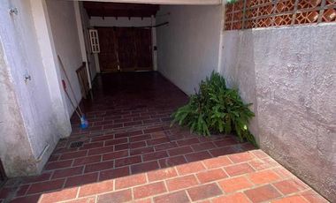Casa en venta - 2 Dormitorios 1 Baño 1 Cochera - 300Mts2 - San Clemente del Tuyú