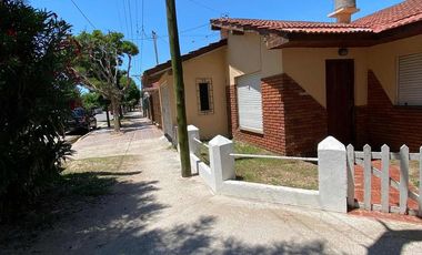 Casa en venta - 2 Dormitorios 1 Baño 1 Cochera - 300Mts2 - San Clemente del Tuyú