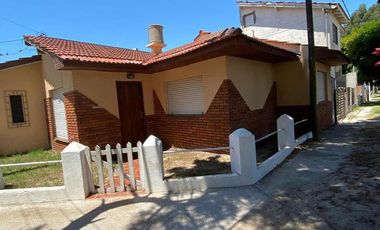 Casa en venta - 2 Dormitorios 1 Baño 1 Cochera - 300Mts2 - San Clemente del Tuyú