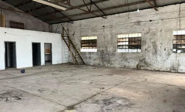 Depósito de 410 m2 cubiertos en Hurlingham