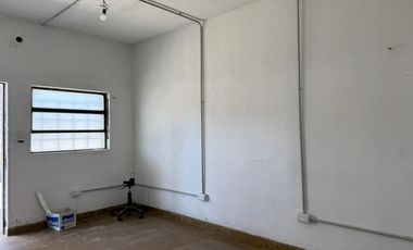 Depósito de 410 m2 cubiertos en Hurlingham