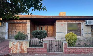 PH en venta - 2 Dormitorios 1 Baño - Cocheras - 194Mts2 - Mercedes