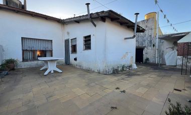 PH en venta - 2 Dormitorios 1 Baño - Cocheras - 194Mts2 - Mercedes