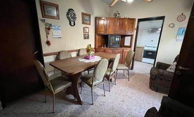 PH en venta - 2 Dormitorios 1 Baño - Cocheras - 194Mts2 - Mercedes