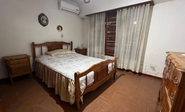 PH en venta - 2 Dormitorios 1 Baño - Cocheras - 194Mts2 - Mercedes