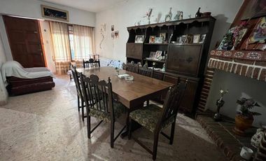 PH en venta - 2 Dormitorios 1 Baño - Cocheras - 194Mts2 - Mercedes