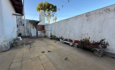 PH en venta - 2 Dormitorios 1 Baño - Cocheras - 194Mts2 - Mercedes