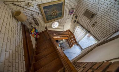 Casa en venta - 6 Dormitorios 5 Baños - Cocheras - San Miguel