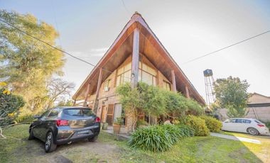 Casa en venta - 6 Dormitorios 5 Baños - Cocheras - San Miguel