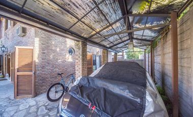 Casa en venta - 6 Dormitorios 5 Baños - Cocheras - San Miguel