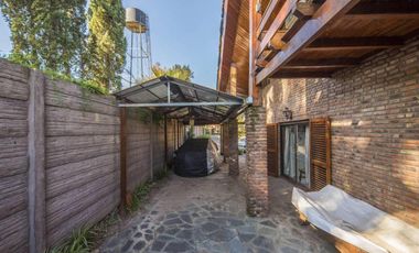 Casa en venta - 6 Dormitorios 5 Baños - Cocheras - San Miguel