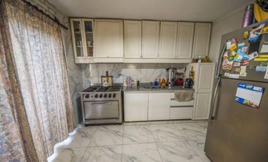 Casa en venta - 6 Dormitorios 5 Baños - Cocheras - San Miguel