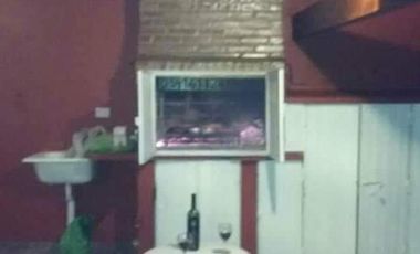 Casa en venta - 3 Dormitorios 2 Baños - Cochera - Las Toninas