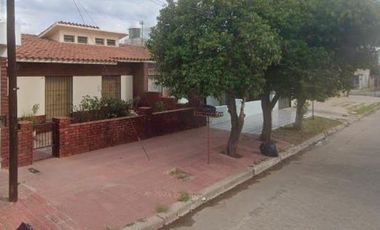 Casa en venta - 3 Dormitorios 2 Baños - 300mts2 - Cruz del Eje