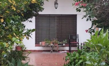 Casa en venta - 2 Dormitorios 1 Baño - Cochera - 240Mts2 - Los Polvorines