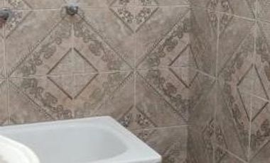 Casa en venta - 2 Dormitorios 1 Baño - Cochera - 240Mts2 - Los Polvorines