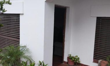 Casa en venta - 2 Dormitorios 1 Baño - Cochera - 240Mts2 - Los Polvorines