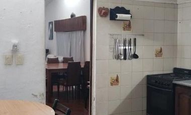 Casa en venta - 2 Dormitorios 1 Baño - Cochera - 240Mts2 - Los Polvorines
