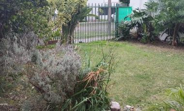 Casa en venta - 2 Dormitorios 1 Baño - Cochera - 240Mts2 - Los Polvorines