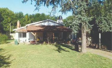 Casa Quinta en venta - 3 Dormitorios 1 Baño - Cochera - 1.020Mts2 - Glew, Almirante Brown