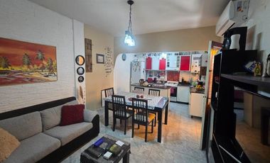 Departamento Tipo Casa en venta en Bernal Oeste