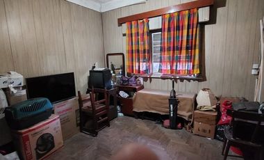 Casa con Departamento en venta en Bernal Oeste