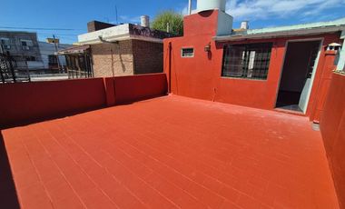 Casa PH en venta en Piñeyro