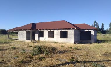 Casa y Parcela de Media Hectárea en Loteo Pamparrasa