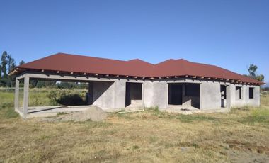 Casa y Parcela de Media Hectárea en Loteo Pamparrasa