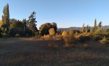 Parcela con casa, en Pueblo de Rari