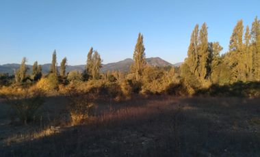 Parcela con casa, en Pueblo de Rari