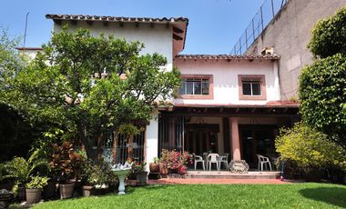 Venta de casa en Del valle centro San Francisco con amplio jardín