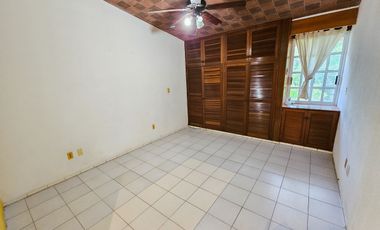 Casa Grande · SM43 · Av. Kabah · 300M2 · 4 Recámaras · Patio · Céntrica