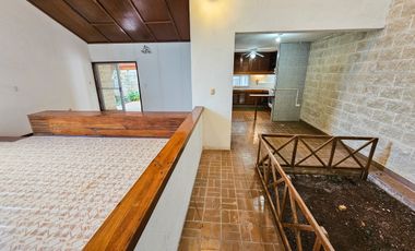 Casa Grande · SM43 · Av. Kabah · 300M2 · 4 Recámaras · Patio · Céntrica