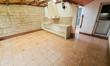 Casa Grande · SM43 · Av. Kabah · 300M2 · 4 Recámaras · Patio · Céntrica